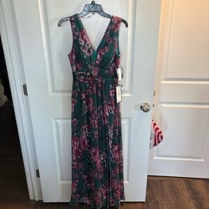 Elegant Floral Maxi Dress in Green and Pink